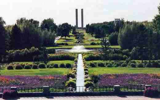 ecoexploremb's tweet photo. Visit peace thru pretty gardens in the International Peace Garden. Post pics #ecoexploremb to qualify for prizes. https://t.co/USBz6ZH0cn