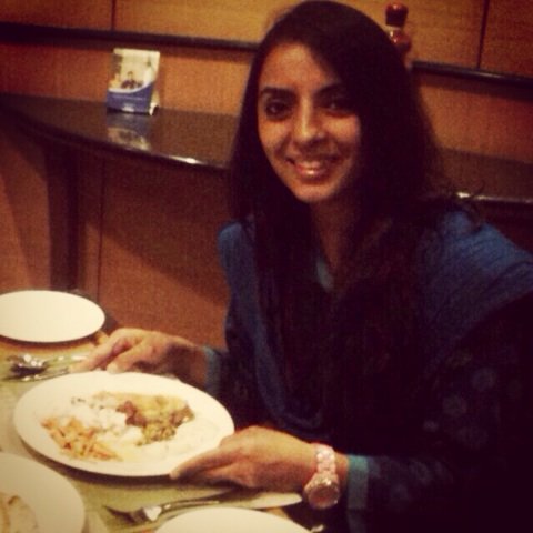 iamvanikaushal's tweet photo. Enjoying a south indian thali in #Kochi #Keraladiaries #India #throwbacksnap #2015 #feelgood https://t.co/uTI5EJi7f7