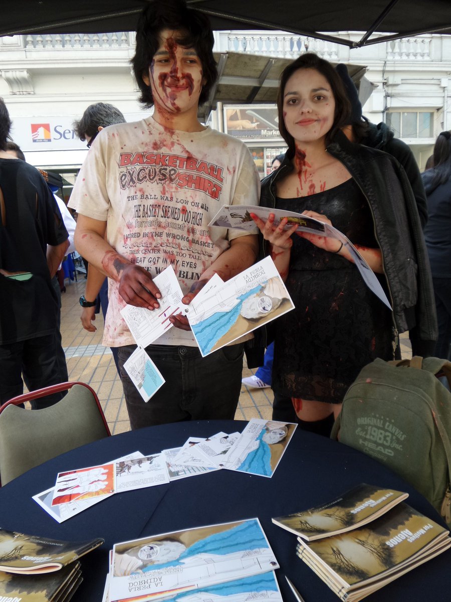 fuegoimaginario's tweet photo. Aquí,  con los zombies lectores en la feria del libro de #Esane #Antofagasta https://t.co/PSnUV8Elf6