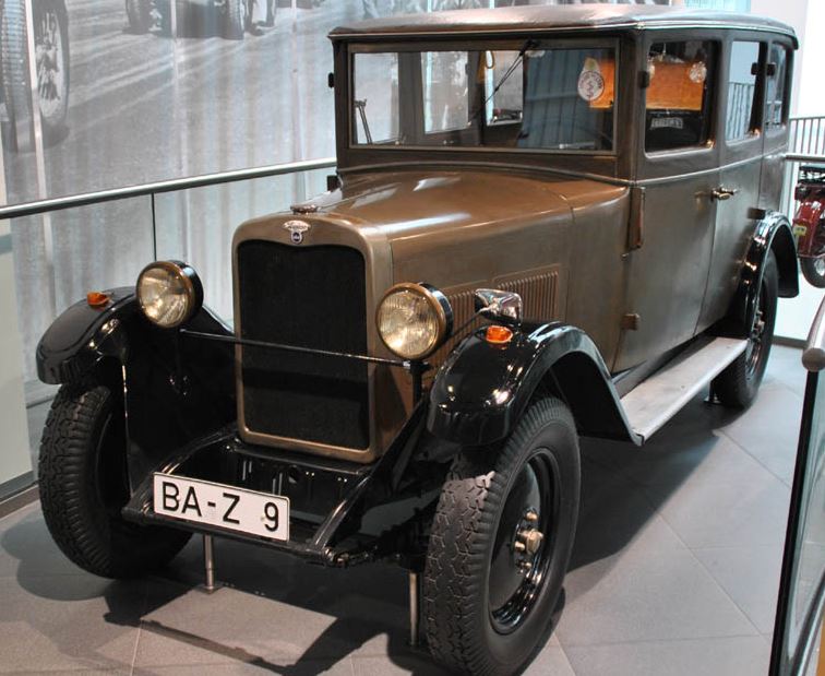 audihampton's tweet photo. Talk about a classic! Check out this vintage Wanderer automobile displayed at the Audi Forum &amp; Museum. #TBT https://t.co/59GZZxjLbh
