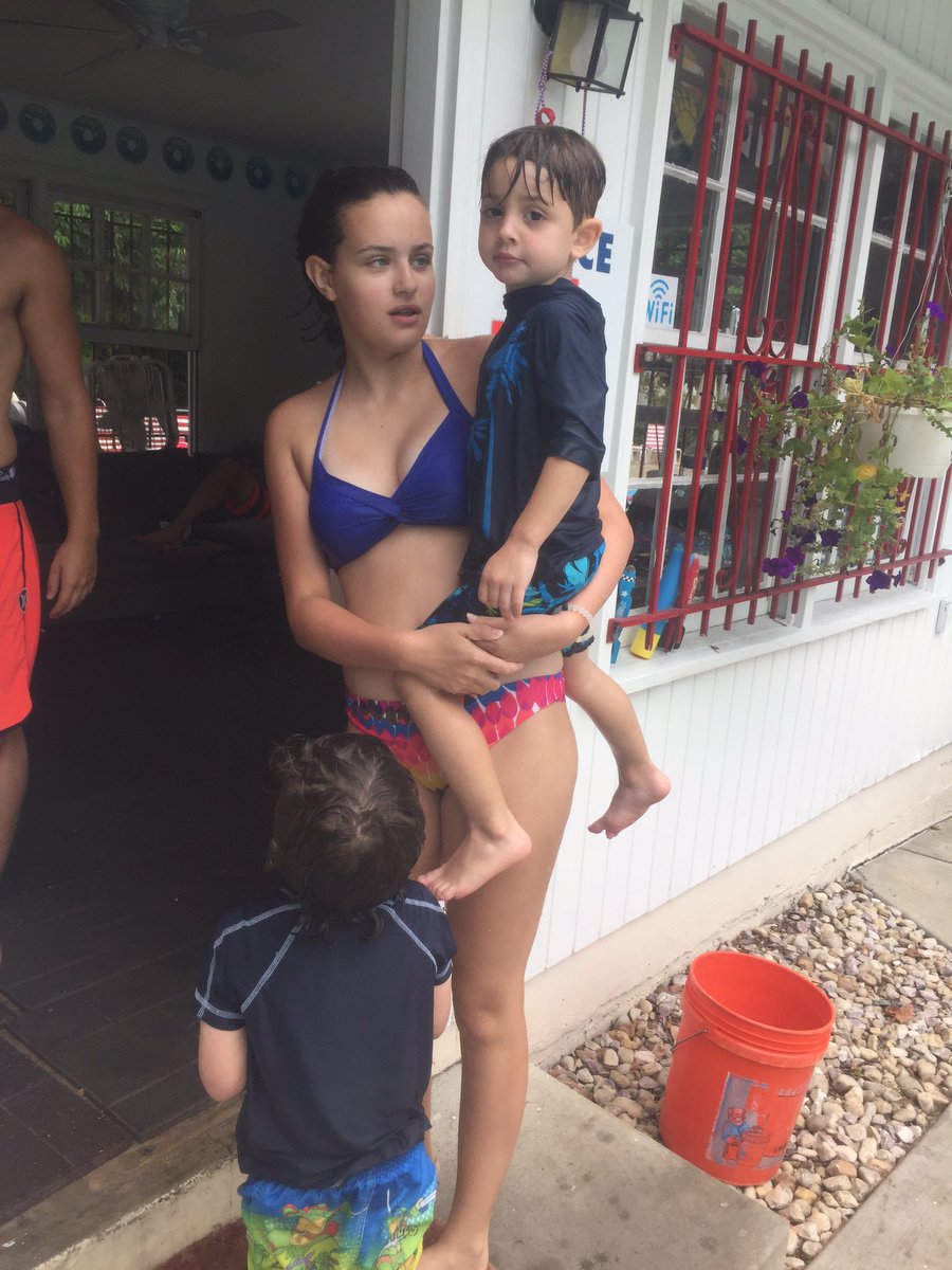 garrettparklive's tweet photo. when the play pool is closed #teenmomproblems https://t.co/D06yKlZ7Ou
