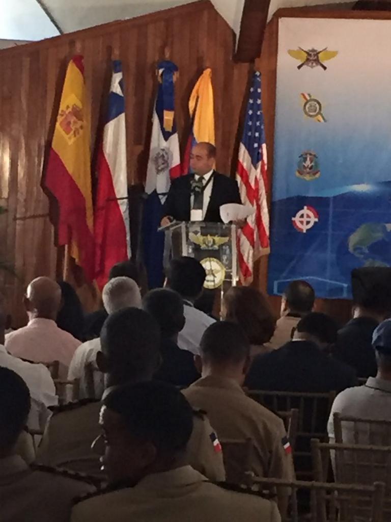 AtencionLABBS's tweet photo. Nuestro Director de Operaciones, Andrés Grullon, participó en el Simposio de Ciencias Militares 2016 https://t.co/5qbI7OoEoz