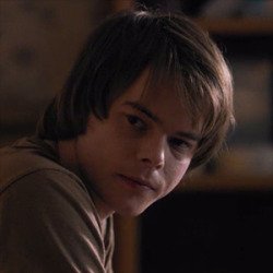 Gdgurgel_'s tweet photo. Jonathan - Charlie Heaton https://t.co/KB79EHAFri