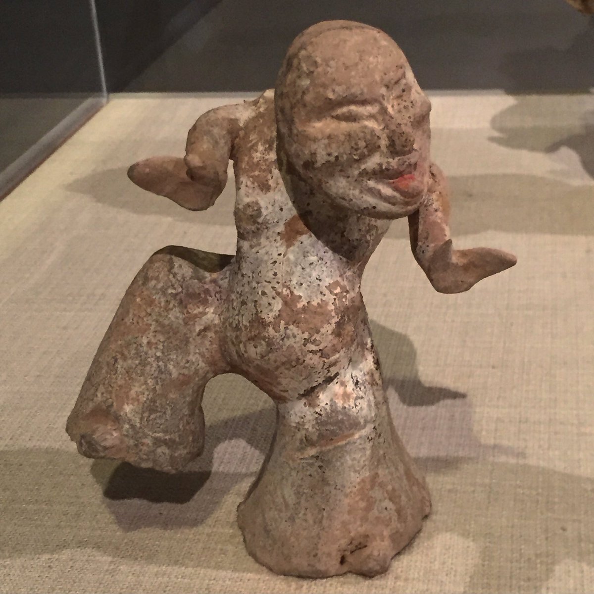 KurtBehrendt's tweet photo. Dancer, tomb figure, China, Eastern Han, 25-220 AD, earthenware and pigments, MMA 1994.605.87a @metmuseum https://t.co/T3maBztVIw