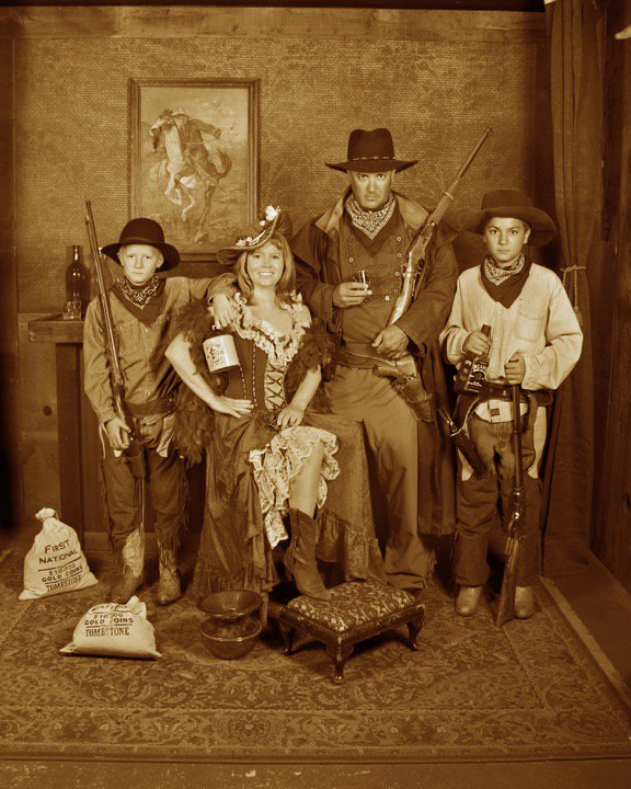 BlazinMRanch's tweet photo. Who is your Wild West alter ego? #blazinm #wildwest #keepsakephoto https://t.co/wFmYUgK6mM https://t.co/Nh7W0XojGQ