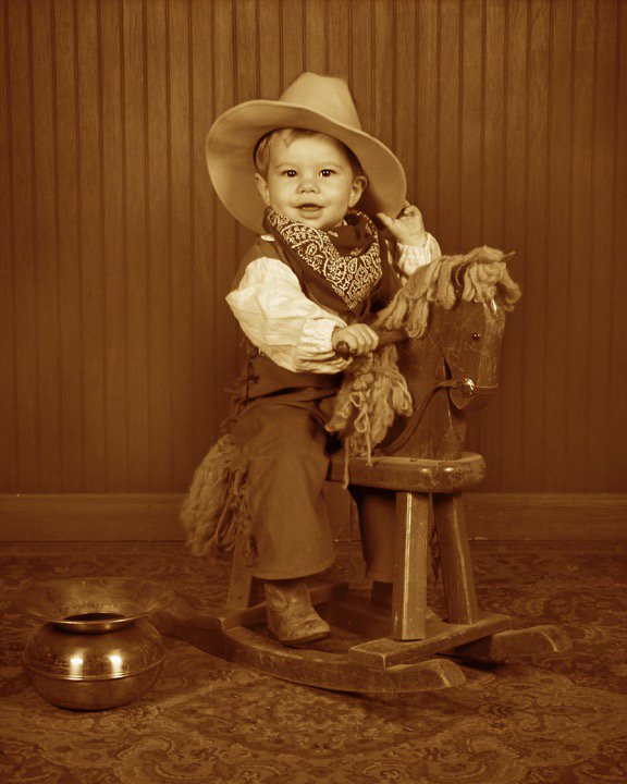 BlazinMRanch's tweet photo. Who is your Wild West alter ego? #blazinm #wildwest #keepsakephoto https://t.co/wFmYUgK6mM https://t.co/Nh7W0XojGQ