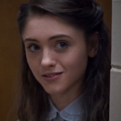 Gdgurgel_'s tweet photo. Nancy - Natalia Dyer https://t.co/r4YRyIuLVb