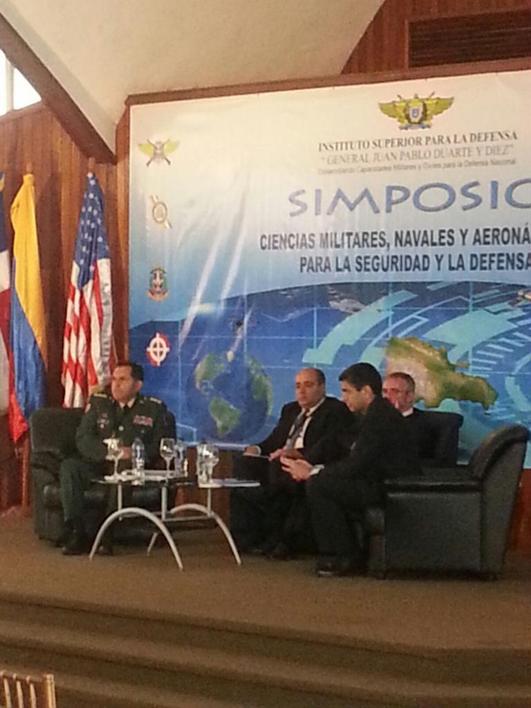 AtencionLABBS's tweet photo. Nuestro Director de Operaciones conversó sobre balística aplicada en las Fuerzas Armadas durante Simposio 2016 https://t.co/8BWtSjuh01