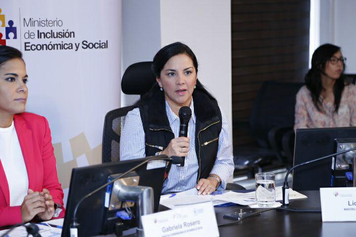 "La reactivación es fundamental, por ello buscamos que ciudadanía rehaga su vida" <a href="/LidiceLarrea/">Lídice Larrea</a> #100DíasDePie #Quito