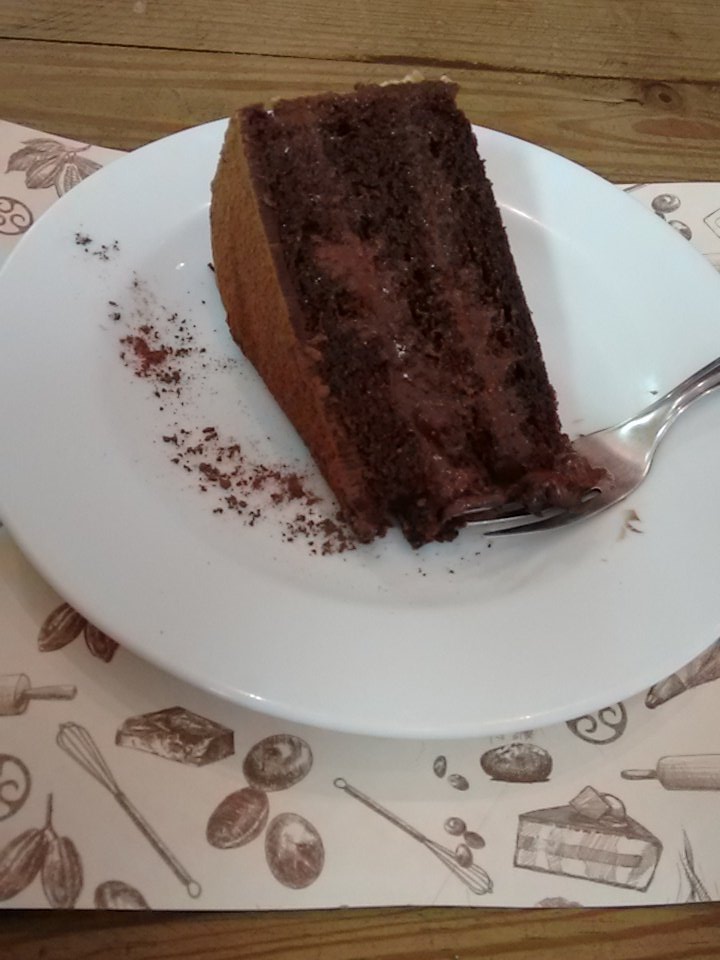 ElaineStarros's tweet photo. Hj é #CakeDay. Culpa da @NaoInviabilize #flooddafome https://t.co/et4qTBlWG6