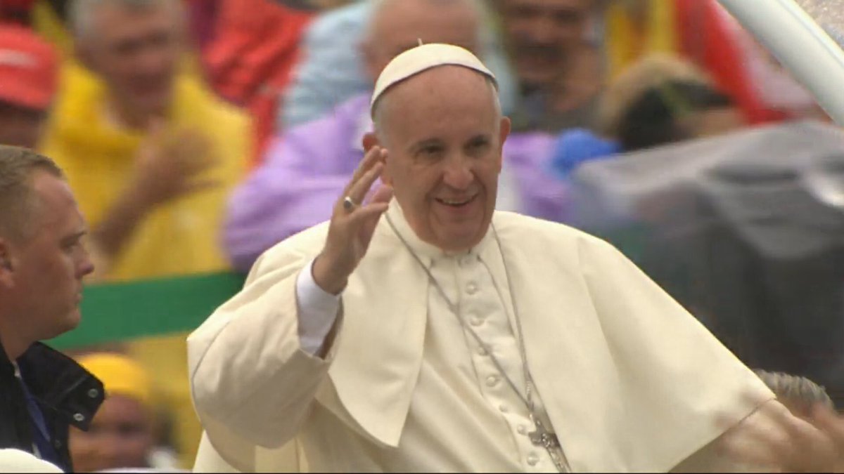 Iglesiastgo's tweet photo. Papa Francisco ya está en la @jmj_es @wyd_en @sdm_pl #Krakow2016 y delegación @JmjChile se emociona con su presencia https://t.co/j3ik6364BF