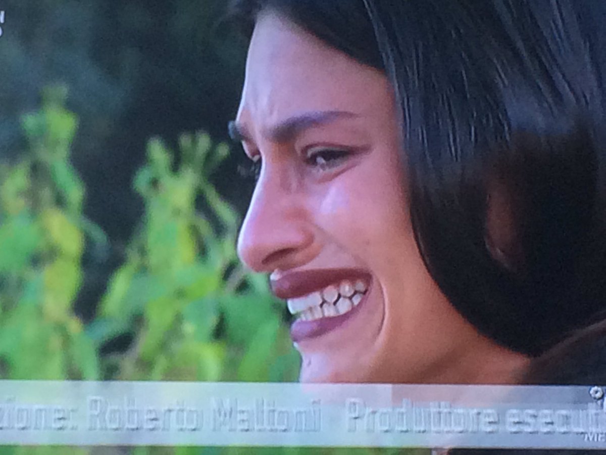 Regy92's tweet photo. Quando finisce #TemptationIsland e non rimane niente https://t.co/2ItPDcUeUV
