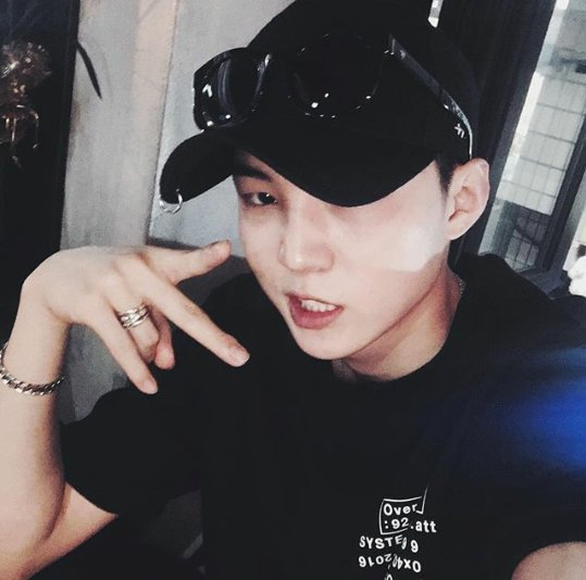 xer_oh's tweet photo. the most handsome guy https://t.co/q5UZjvbKfK