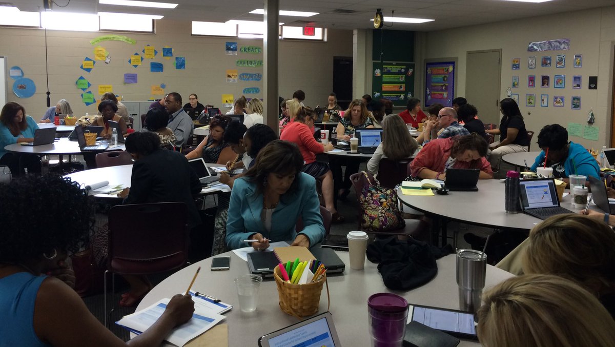 staceyvinson19's tweet photo. @TulsaSchools leaders hard at work preparing for a great year! @deborahgist @paularshannon @TCTAShawna @gripaje https://t.co/byWhqABrph