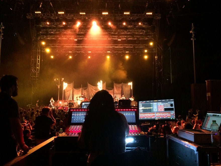 Taketo Gohara con <a href="/Avid/">Avid</a> #S6L per @vcapossela #PolvereTour2016 #audiosales #Avid 
goo.gl/FMTTpS
