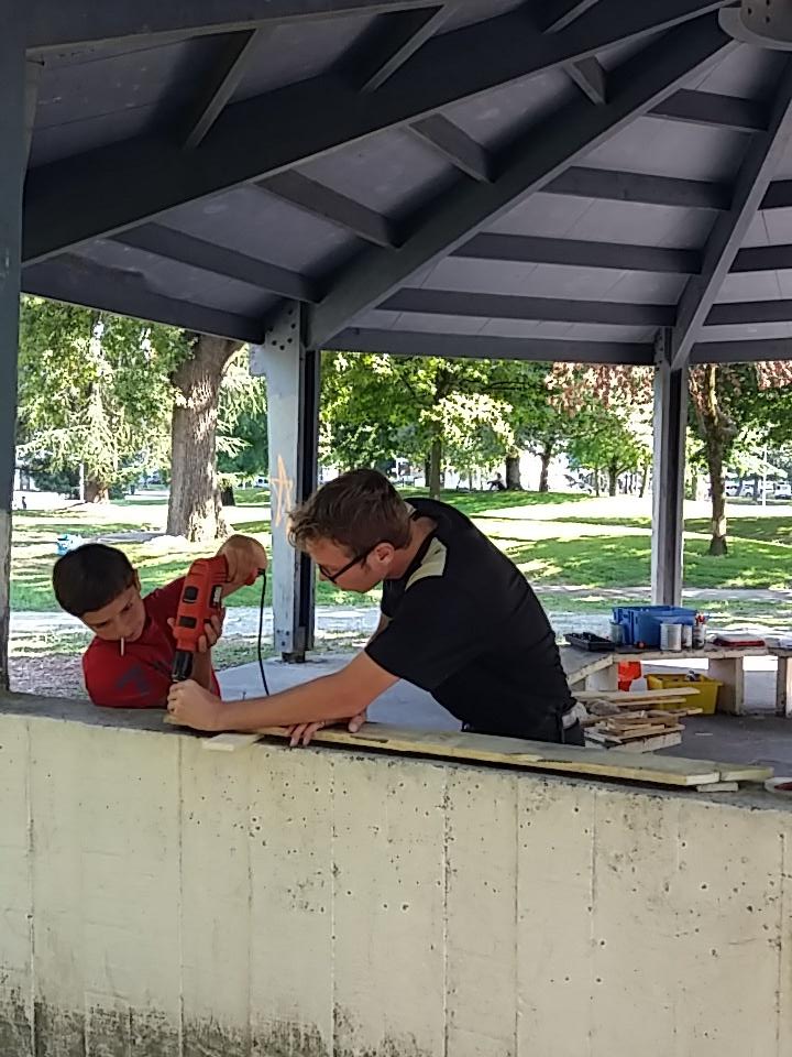 PetitsDebPau's tweet photo. Atelier perceuse à la science en bas 2 chez toi quartier Saragosse 
@debrouillotwit @Ville_Pau @NvelleAquitaine https://t.co/0NEMak09R0
