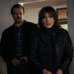 Gdgurgel_'s tweet photo. Jim Hopper - David Harbour 
and
Joyce Byers - Winona Ryder https://t.co/Cyj5ftBrxT