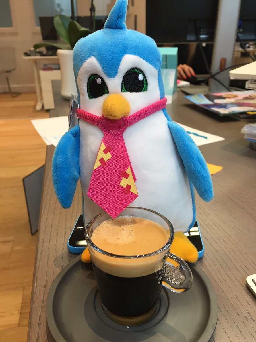 Delordy81's tweet photo. Even penguins need a 5pm pick me up 😆 #AnimalJammer  @EntertainerToys @AnimalJam https://t.co/uGWoc9ZBzF