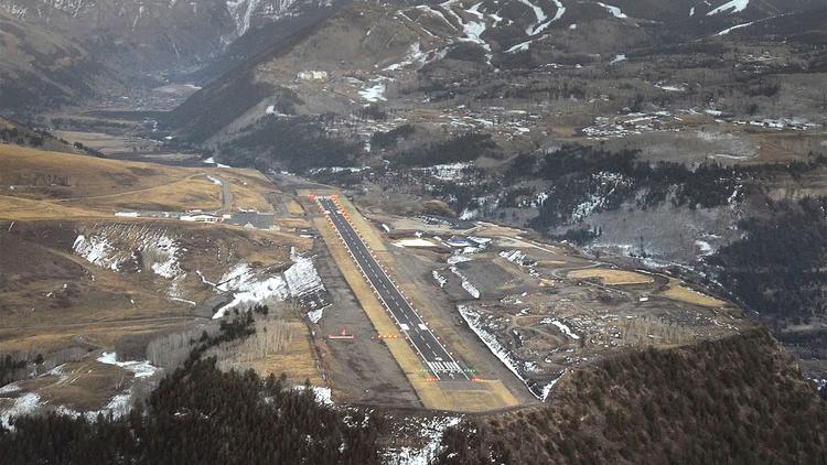 denbizjournal's tweet photo. After a 2-year hiatus, flights between Telluride &amp; @DENAirport return: https://t.co/KCESeKvKVH #Colorado https://t.co/CNqveqjUwK