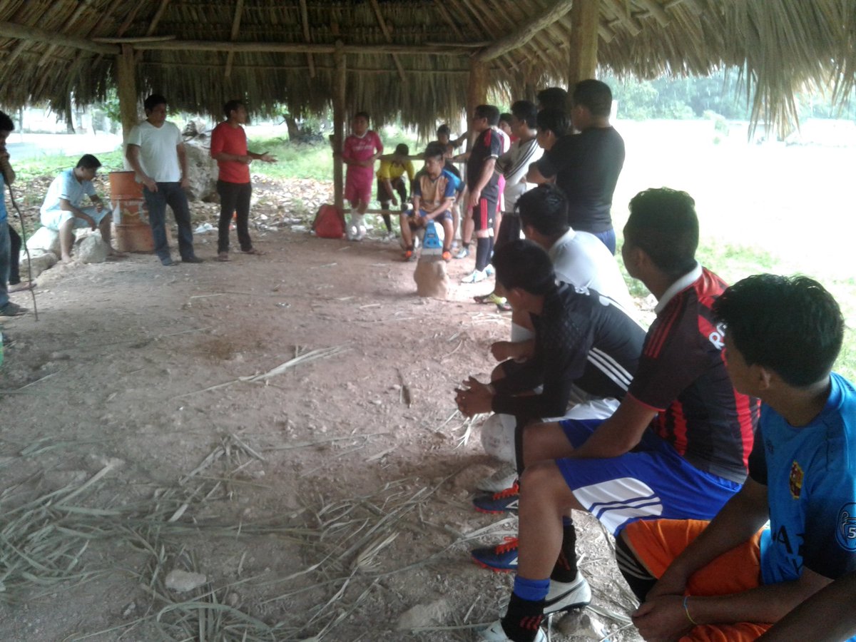 RedJovenesFCP's tweet photo. Un gusto participar en el partido amistoso de la comunidad betaña #JovenesTrabajandoTodoElAño @betoborge @JLToledoM https://t.co/WQnIMauUFW