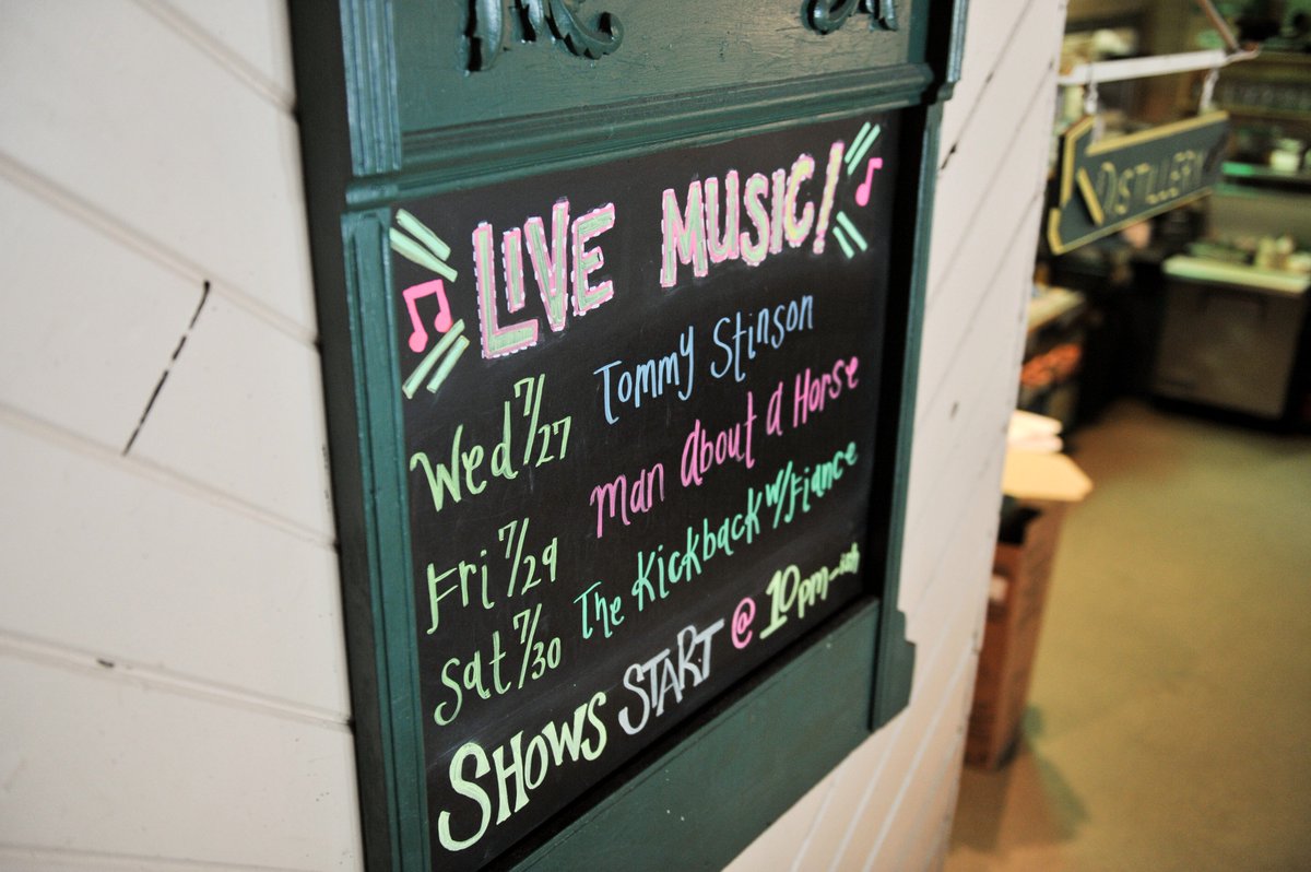 Awesome #livemusic at our Rehoboth brewpub - <a href="/manaboutahorse/">Karl Montgomery</a> &amp; <a href="/thekickback/">The Kickback</a> w/ <a href="/fiancemusic/">fiancé</a>! dogfish.com/events?field_a…