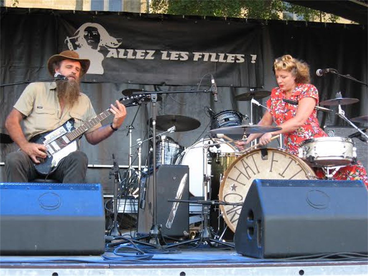 feenstrablues's tweet photo. GREAT SET! @Hatfitzcara @BordeauxGigs #relachefestival #relache7 #booboodavis  https://t.co/1lL4DNDZCz … #blues https://t.co/Jwmb9SjE5d