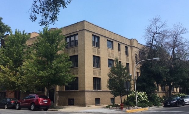 Dennis_Rodkin's tweet photo. 2 condo boards sell buildings for de-conversion to rental. (1 in Lakeview, 1 in Linc Park) https://t.co/BUX3a0VJQz https://t.co/1gnFKIGXZQ