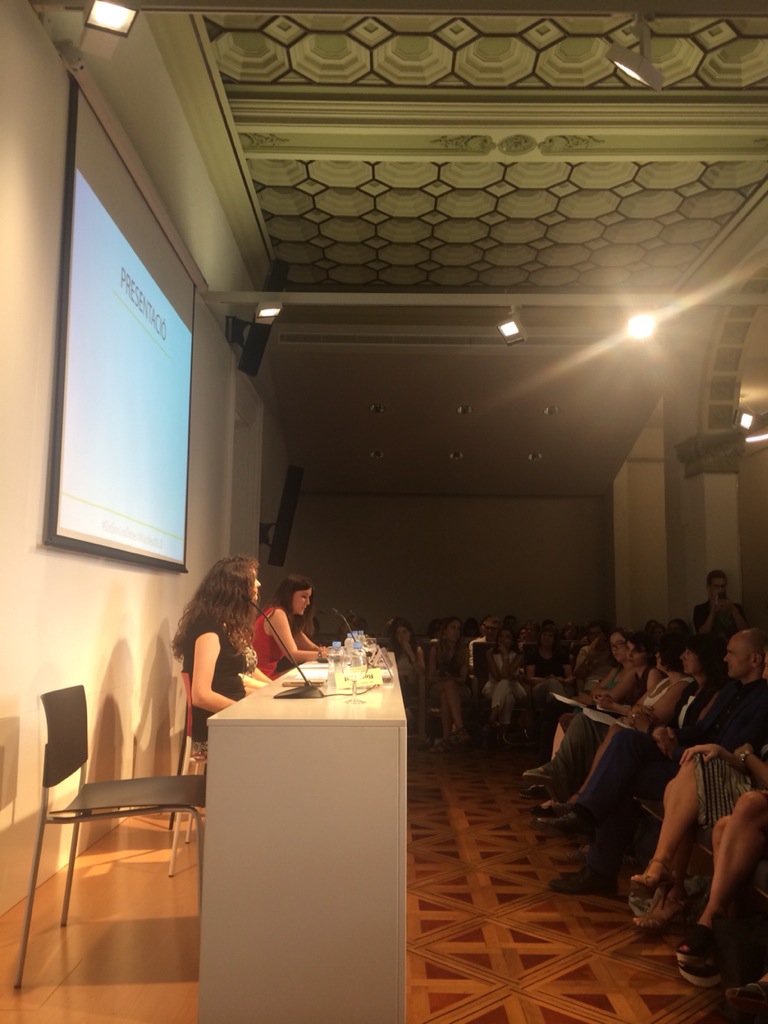 TarifaElena's tweet photo. Ple total a la presentació del #manifestOSLD al @Periodistes_org @onsonlesdones https://t.co/4YScsZJMGG