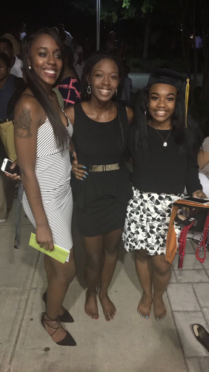 FaceeDownAssUp_'s tweet photo. Man I swear it don't feel real. I miss all my lil babies. 💕😩😩 we really grew up https://t.co/ohZAcANpIB