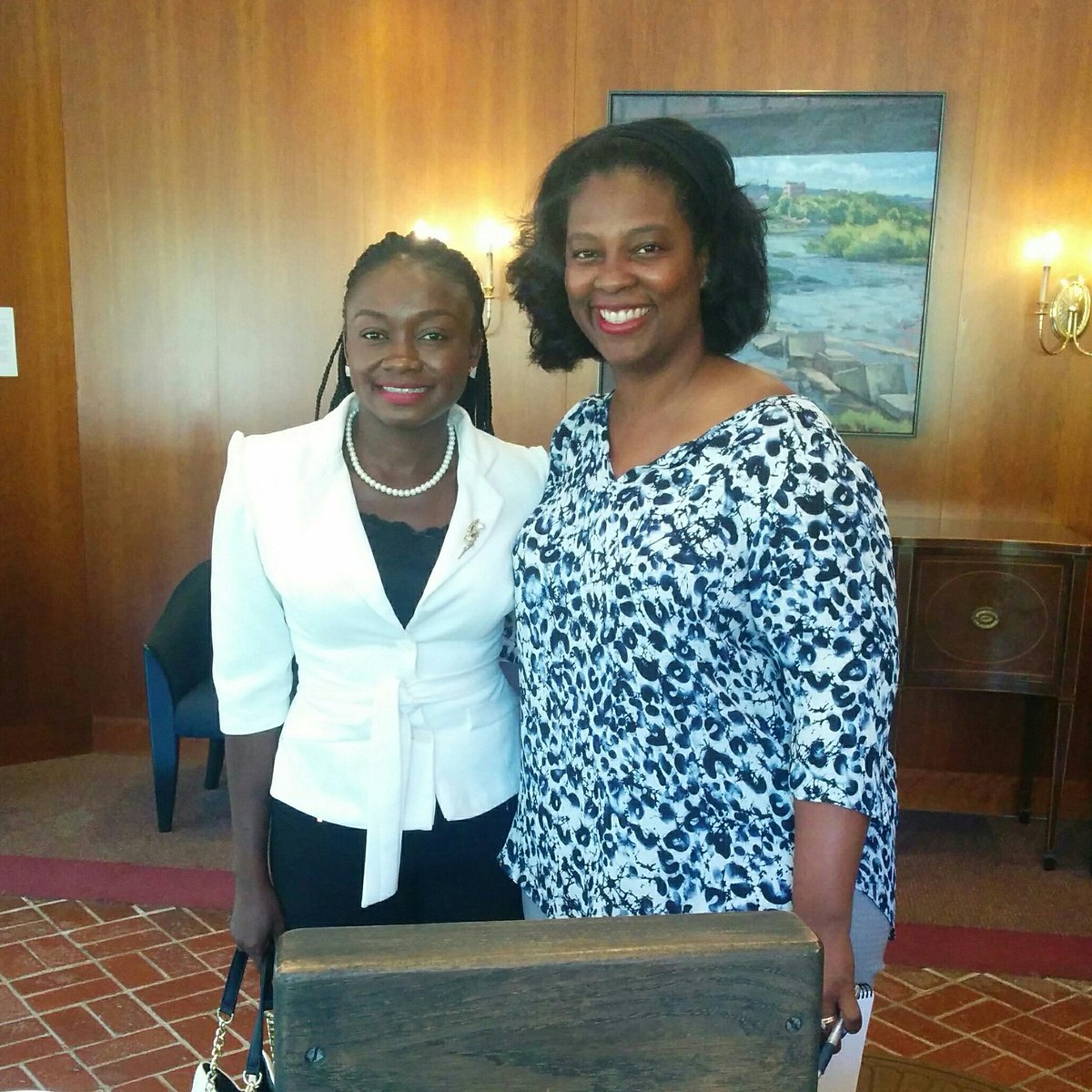 Dr_Adidja_AMANI's tweet photo. With Ms.Hicks-Thomas, Director @DomVAPower, discussing girls/women #education + empowerment in Africa
#PPpartnership https://t.co/nDnOsTiREG