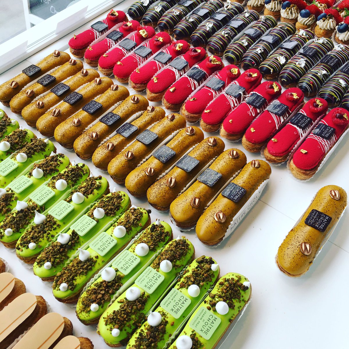ldnistatravels's tweet photo. #stoppedby one of my #favs #éclaireabodes #today @MaitreChoux #yumyumyum #sweettreats #couldeatthemallday https://t.co/yziKTvbS0l