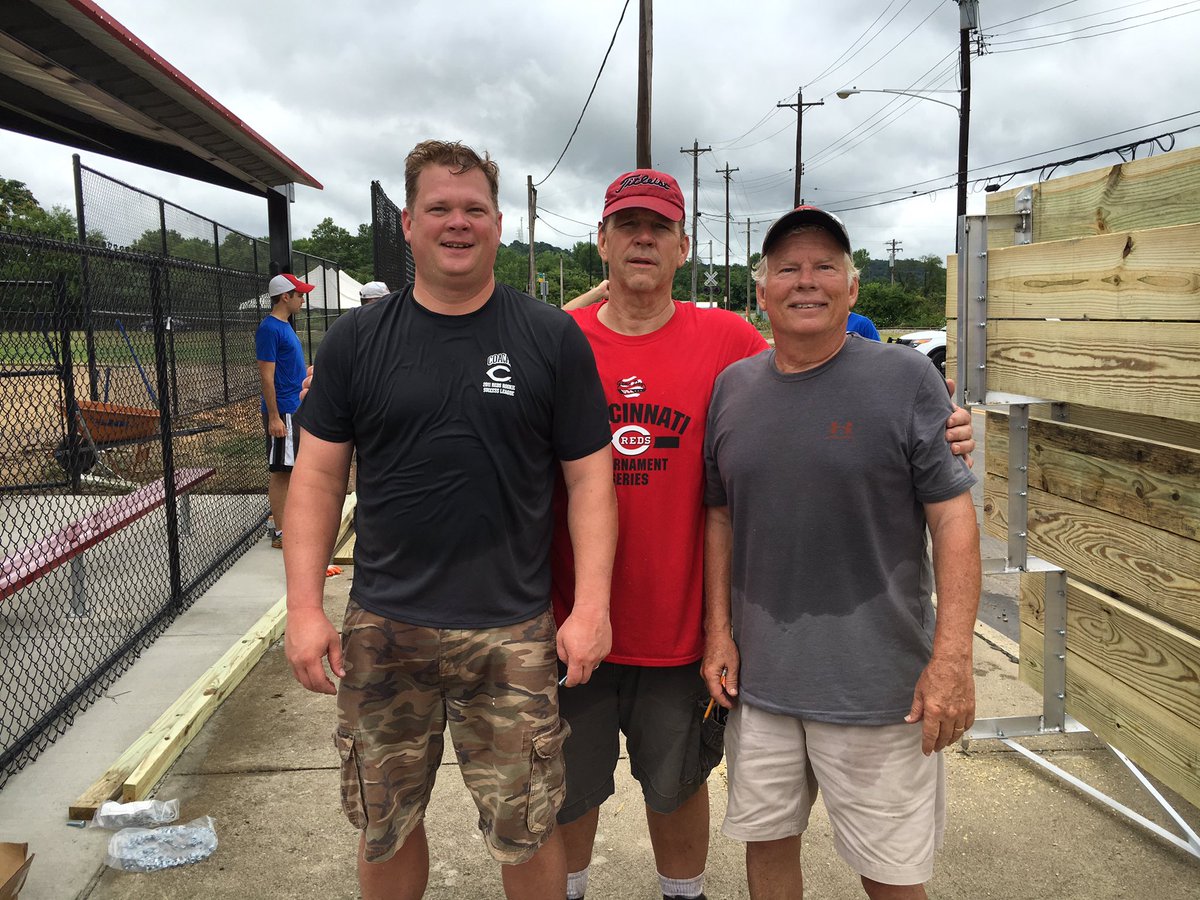 RedsCommunity's tweet photo. Thanks to @DBeck33, Owen Wrassman and Steve Sundin for their hard work in Lower Price Hill today!#Makeover2016 https://t.co/fhetEUyNwH