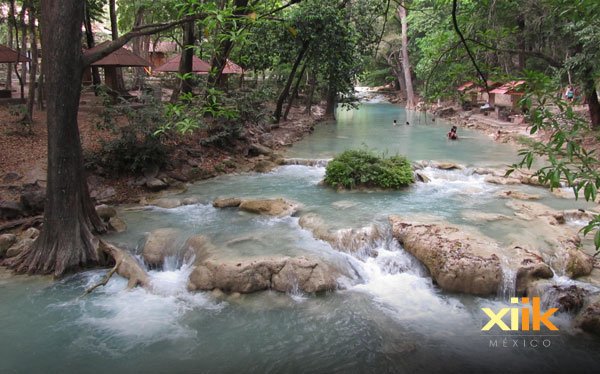 xiikMX's tweet photo. Centro Eco-turístico Cascadas El Chiflón, #Chiapas. Con hermosas aguas cristalinas azul turquesa. #FelizJueves https://t.co/YxzpmwJiA6