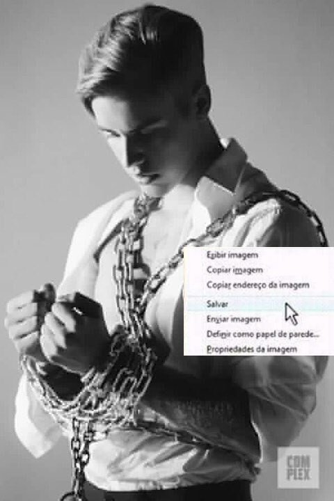 pabloestevam_'s tweet photo. Graças a Deus consegui chegar a tempo e salvar meu ídolo #savejustinbieber https://t.co/tEzvJArlmk