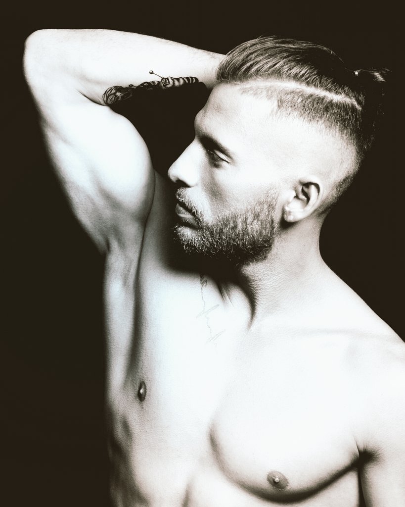 vmodelsnew's tweet photo. Model Men
#photoshoot 
#VMN2016 https://t.co/3KMXqElyHh