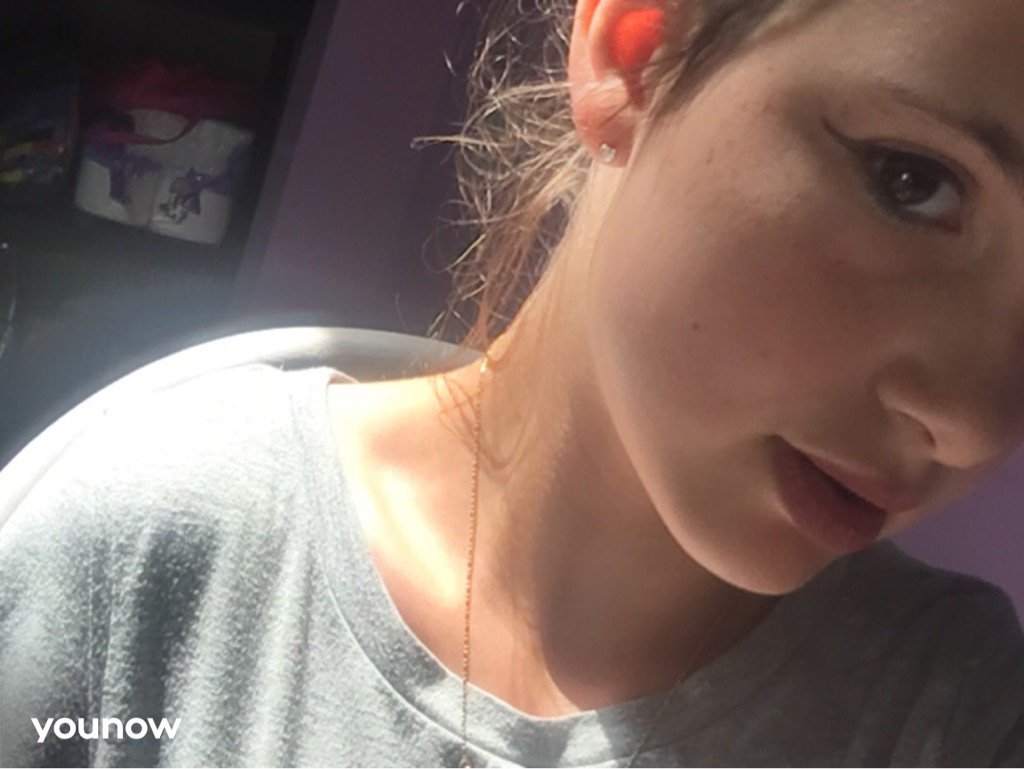 bridgett_makeup's tweet photo. 🔴 LIVE on @YouNow - https://t.co/PkMgPJLw2E https://t.co/SDHC39szc2