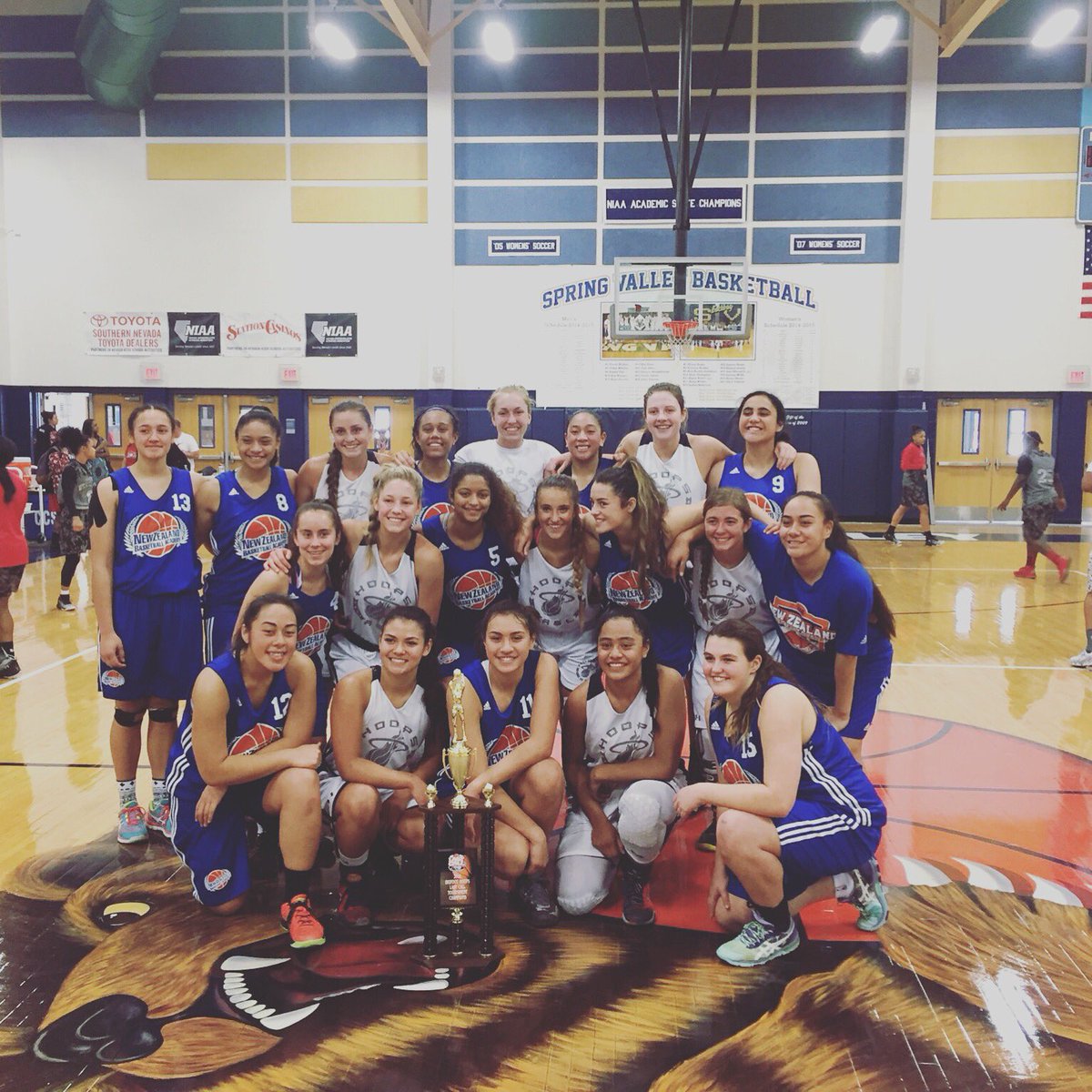 AddisonEstelle's tweet image. Tournament champs🏆 Loved competing against a team from New Zealand, great way to finished out the week❤️🙌🏻