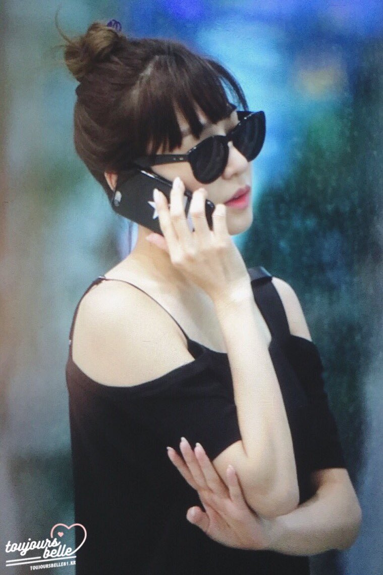 [PIC][29-07-2016]Tiffany trở về Hàn Quốc vào sáng sớm nay Coe2lm5UkAE-BzY