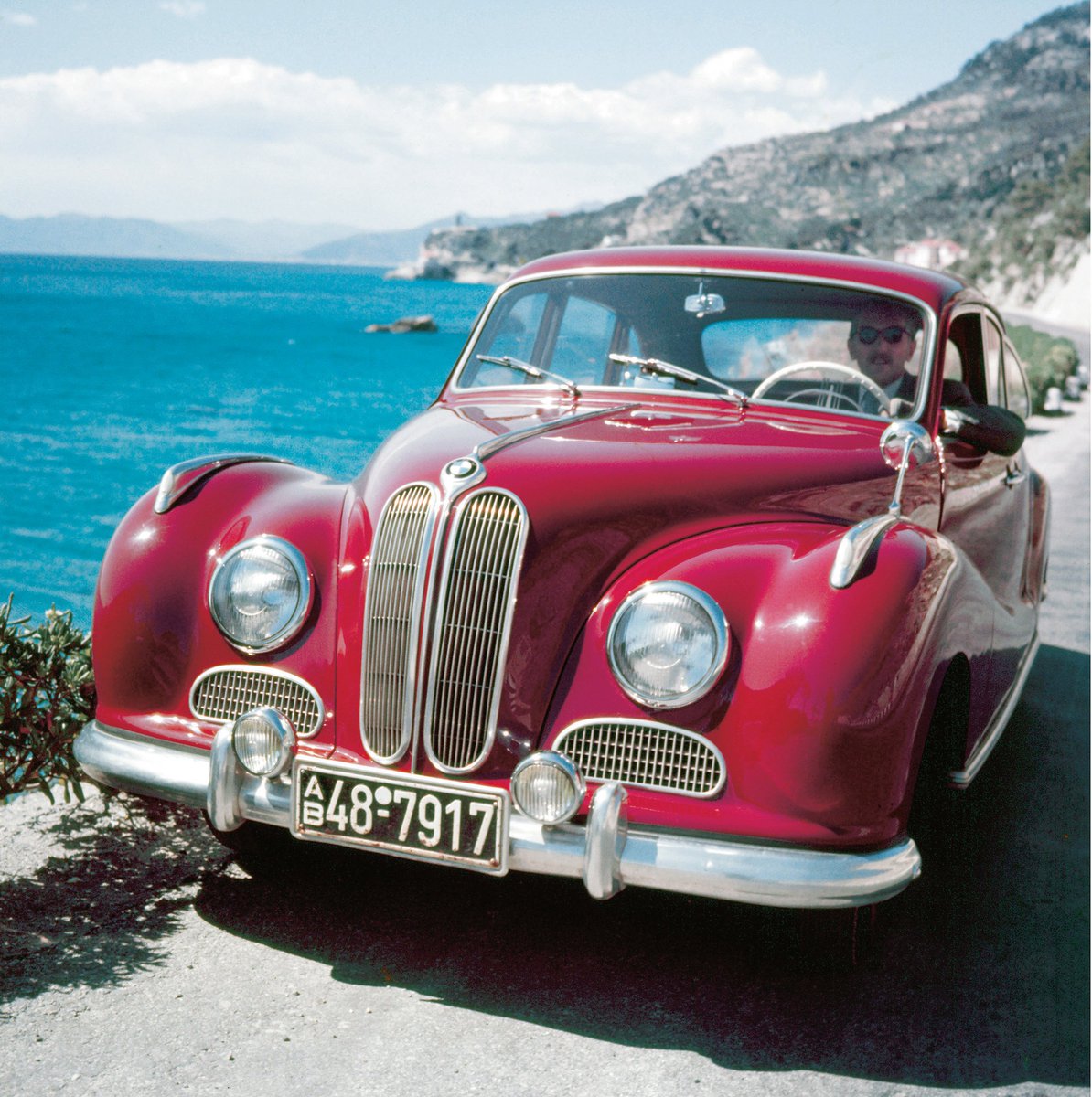 Taylor_BMW's tweet photo. So beautiful! The Ocean view isn't too bad either...#TBT #BMW #BMW501 https://t.co/q4APV40oiF