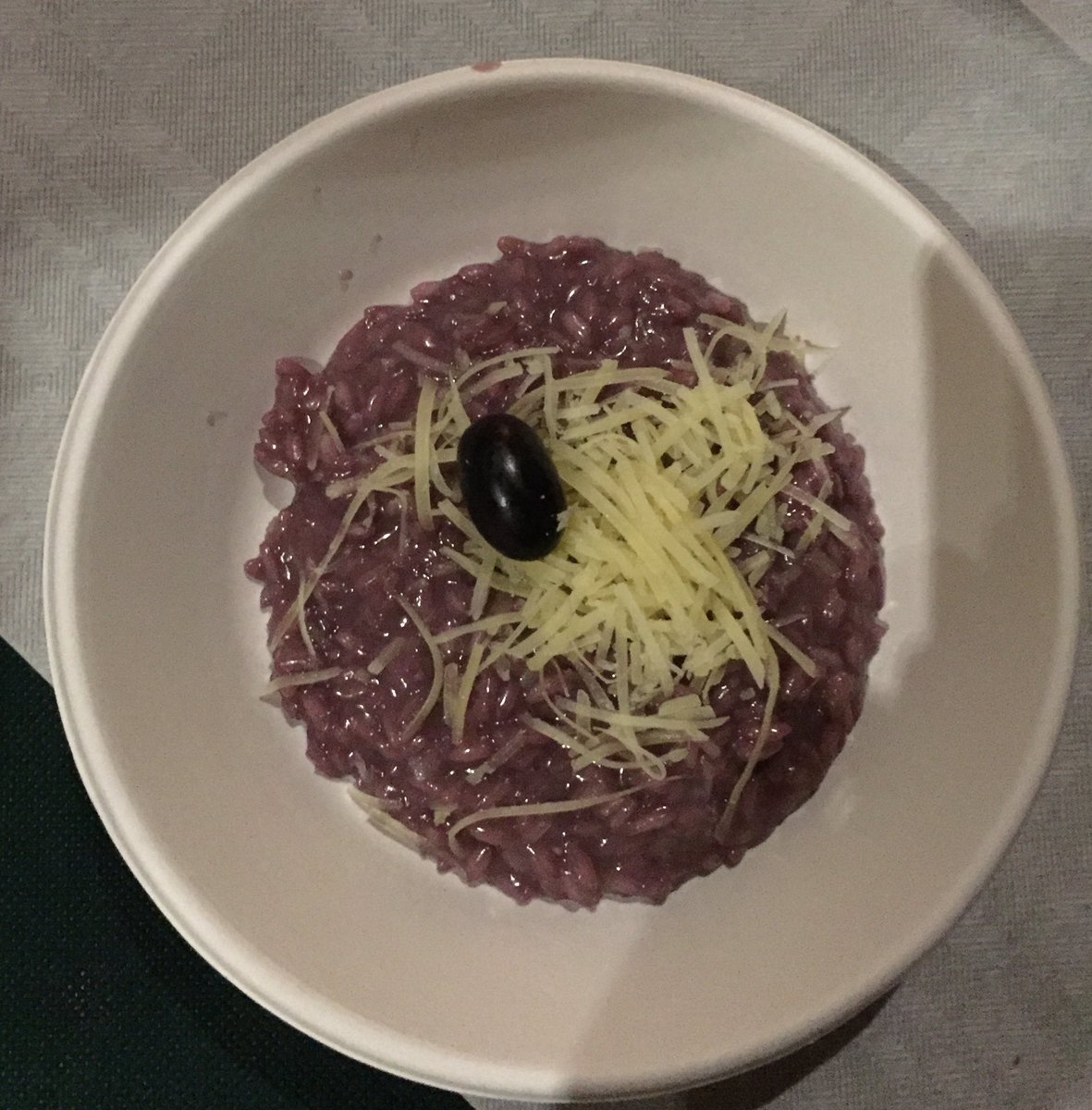 VinoDolomiti's tweet photo. Ed ora si degusta: il Teroldego Rotaliano incontra i prodotti trentini! #DOCcinema https://t.co/AN1KdvIL3o