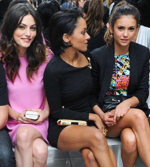 Ya bu hanginiz amk görsel ikiz olmak da zor iş gerçi ikisi de bok neyse Bonnie knkm ve bn güzeliz