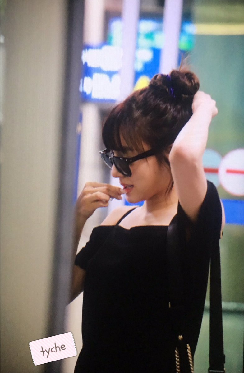 [PIC][29-07-2016]Tiffany trở về Hàn Quốc vào sáng sớm nay Coe6Jh6UsAASCgJ