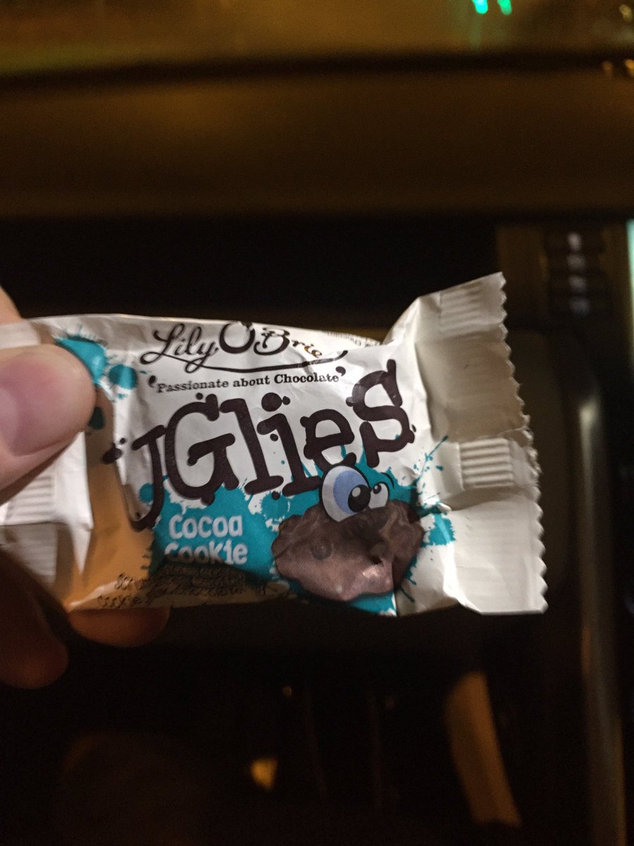 PaulC_Chadwick's tweet image. Great talking &amp;amp; sharing a bag of Uglies with @shayneTward on @VirginTrains #happy #girlfriends all round.