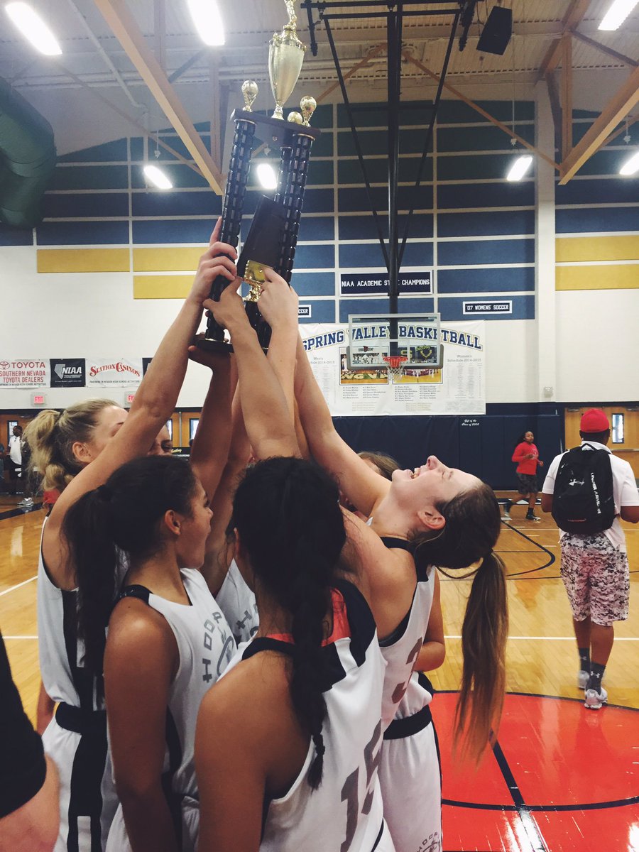 TaylorFranson's tweet image. Bittersweet but cheers to finishing my club career on a high note 💙😌 #Undefeated