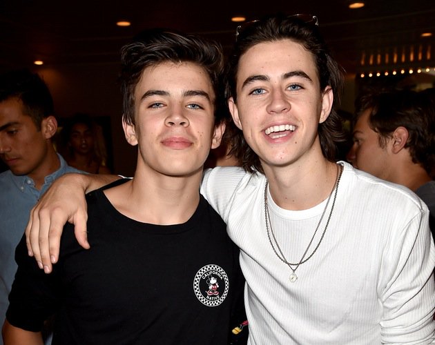 J14Magazine's tweet photo. .@HayesGrier rushed to the hospital after car crash https://t.co/qwVxZ5iyS9 #PrayForHayes https://t.co/4EOxLuNuEB
