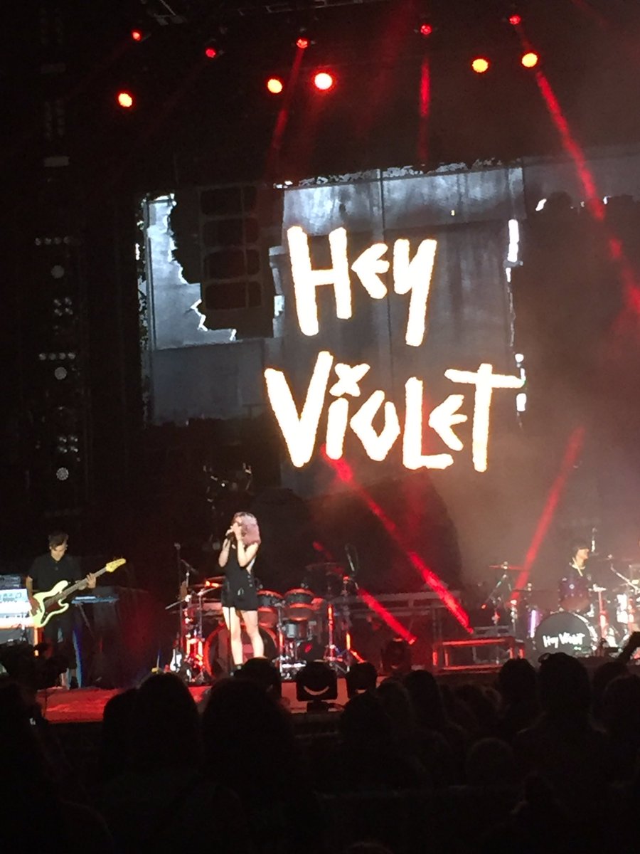 dancemomsnco's tweet photo. Y'all were amazing last night,it's so great to see how far you've from from last year :') @HeyViolet #SLFLDetroit https://t.co/xBasKc4F3V