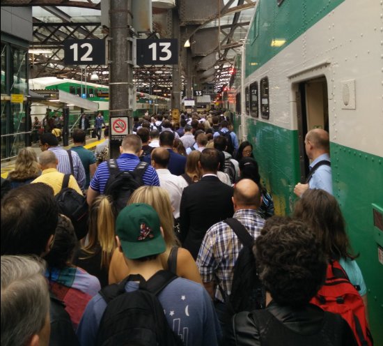 NOtransit's tweet image. Big #platformchanges start Aug 10th. Find out how you&apos;ll be affected. gotransit.com/platformchanges #GOtransit #MoreCrowds