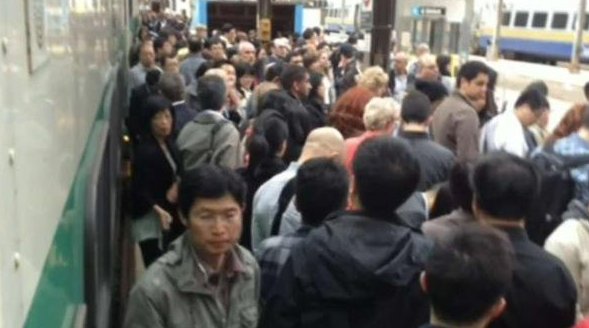 NOtransit's tweet image. Big #platformchanges start Aug 10th. Find out how you&apos;ll be affected. gotransit.com/platformchanges #GOtransit #MoreCrowds