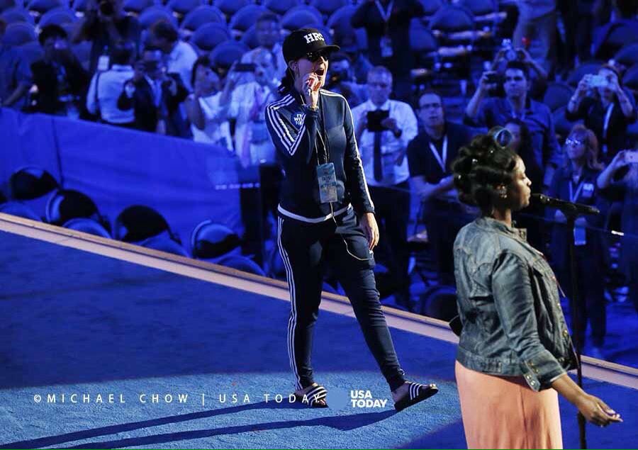 valenkatyctarg's tweet photo. Katy ensayando en el #DNC #DemConvention #DemsInPhilly
#AlwaysAdidas ;) https://t.co/UrpP9xopYJ