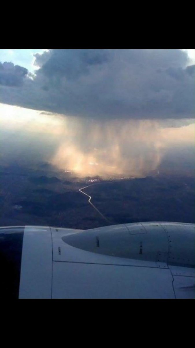 HorrorDisplay's tweet photo. View of rain from plane ✈️ https://t.co/8zrxXJz46p
